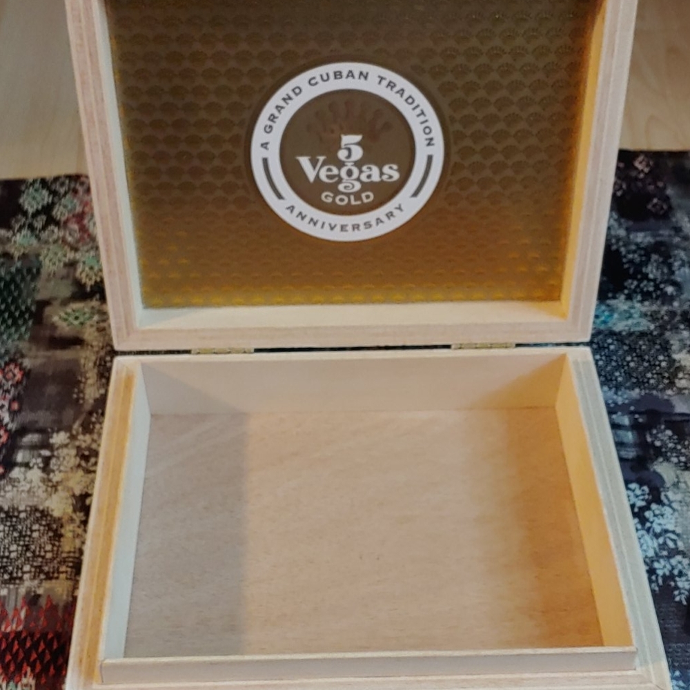 Cigar box - Picture 4 of 4